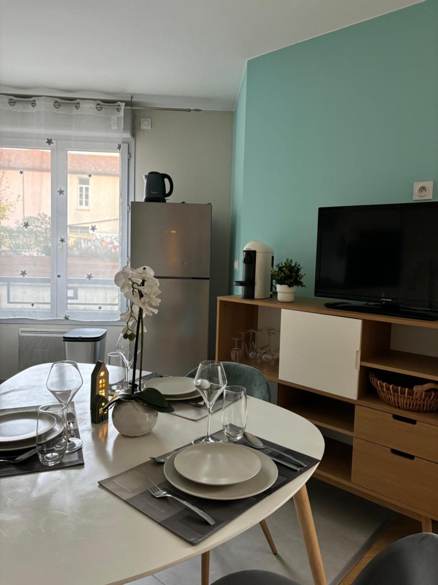 Douceur Lyonnaise, Villeurbanne Exteriér fotografie